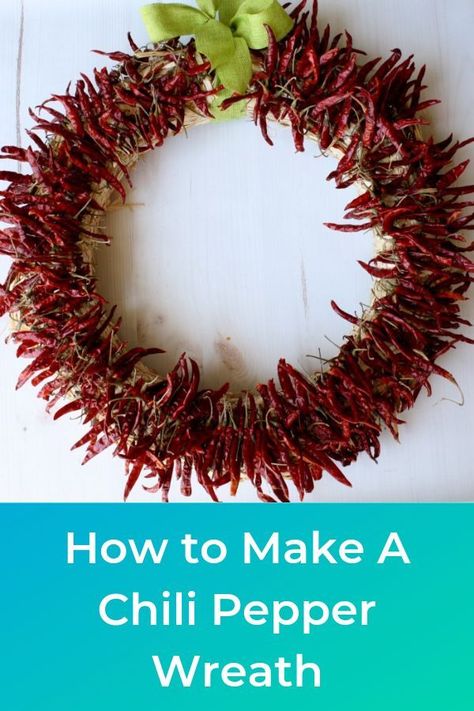 Chili Wreath, Pepper Wreath, Bookcase Makeover, Distressed Furniture Diy, Wicker Planter, Diy Chalk Paint, Diy Wreaths, Diy Buttons, Wreath Diy