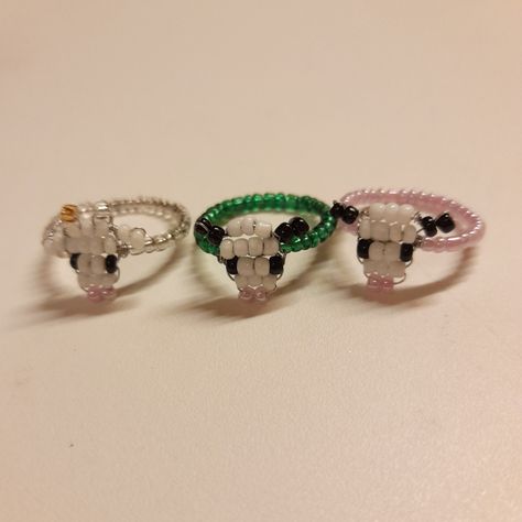 Cow Bead Ring, Cow Beaded Ring, Cat Bead Ring, Cow Ring Beads, Beaded Animal Rings, Cow Bead Pattern, Seed Bead Ring Ideas, Seed Bead Rings Diy, Beaded Cow