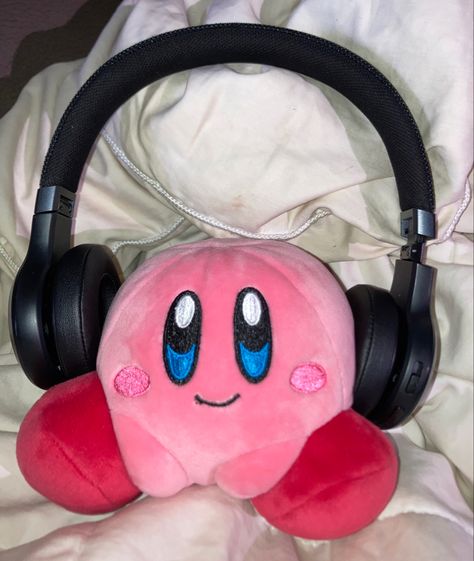 Wallpaper Iphone Kirby, Kirby With Headphones, Kirby Headphones, Kirby Pfp, Waddle Dee, Y2k Wallpaper Iphone, Kirby Memes, Kirby Character, Kirby Art