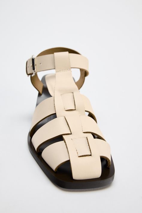 Block heel leather fisherman sandals. Buckled ankle strap closure. Heel height: 2.2 inches (5.5 cm) Fisherman Sandals, Caged Sandals, Zara Leather, Career Woman, Bags Women, Block Heels, Ankle Strap, Heel Height, Gift Card