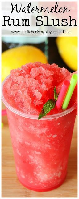 Watermelon And Rum Drinks, Alcoholic Slush Recipes, Watermelon Vodka Slush, Alcoholic Slush, Slush Drinks, Watermelon Slushie Recipe, Watermelon Recipes Drinks, Poolside Drinks, Watermelon Slushie