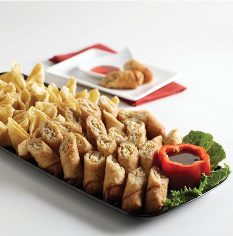 Our Signature Chinese Delight Appetizer Platter is filled with egg rolls and crab Rangoon with our famous teriyaki and sweet-and-sour dipping sauces. Egg Roll Presentation, Egg Roll Platter, Eggroll Appetizers, Rolls Photography, Appetizer Platter, Catering Trays, Apt Decor, Appetizer Platters, Crab Rangoon