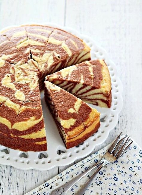 Zebra Butter Cake Marble Cakes, Zebra Marble, Cake Boss Recipes, Easy Delicious Cakes, Marble Cake Recipes, Zebra Cake, Butter Cake Recipe, Homemade Cake Recipes, Delicious Cake Recipes