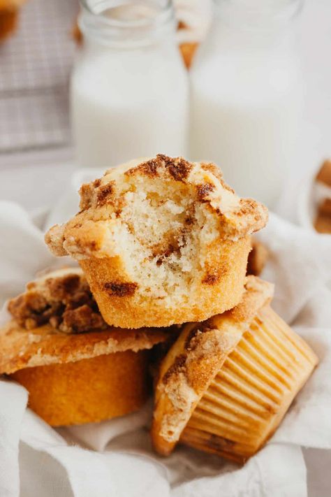 These soft and fluffy bakery style cinnamon swirl muffins have a cinnamon sugar filling and cinnamon streusel! They're made without a mixer and are so easy to make. Plus, I've got tips on how to get those bakery style muffin tops! Cinnamon Swirl Muffins, Swirl Muffins, Cinnamon Streusel Muffins, Cinnamon Roll Muffins, Bakery Style Muffins, Puff Pastry Desserts, Coffee Cake Muffins, Muffin Tops, Cinnamon Streusel