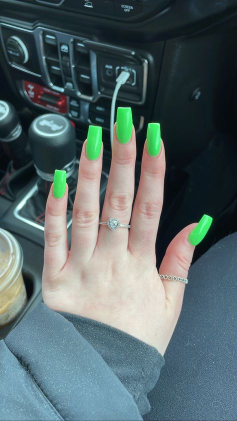 Bright Green Nails Acrylic, Electric Green Nails, Bright Green Nails, Bright Neon Nails, Cyberpunk Oc, Green Acrylic Nails, Blur Photography, Sassy Nails, Finger Tips