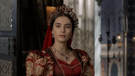 Elven Hairstyles, Turhan Sultan, Magnificent Century Kosem, Fitness Fashion Outfits, Blessed Wednesday, Kösem Sultan, Kosem Sultan, Witch Outfit, Queen Dress