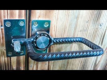 DIY Unique door latch - YouTube Diy Door Latch Ideas, Cool Welding Projects, Door Latches, Metal Doors Design, Garage Door Design, Welding Art Projects, Diy Dollhouse Furniture Easy, Metal Working Projects, Metal Working Tools