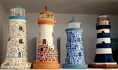 Faros                                                                                                                                                                                 Más Clay Pot Crafts Diy, Modern Nautical Decor, Diy Lighthouse, Clay Pot Lighthouse, Boys Bathroom Decor, Wood Lighthouse, Decor Marin, Lighthouse Crafts, Crafts Clay