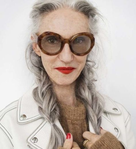 Linda Rodin Style, Yasmina Rossi, Linda Rodin, Diana Vreeland, Long Gray Hair, Tilda Swinton, Style Muse, Advanced Style, Ageless Style