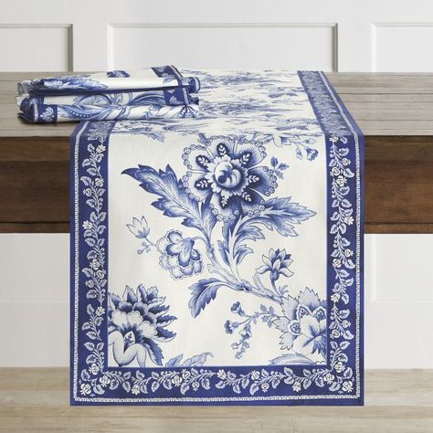 Tuscany Patio, Contemporary Dinnerware, Laundry Pantry, Blue And White Dinnerware, White Table Runner, Blue Table Runner, Pas Normal, White Kitchen Decor, Cottage Inspiration