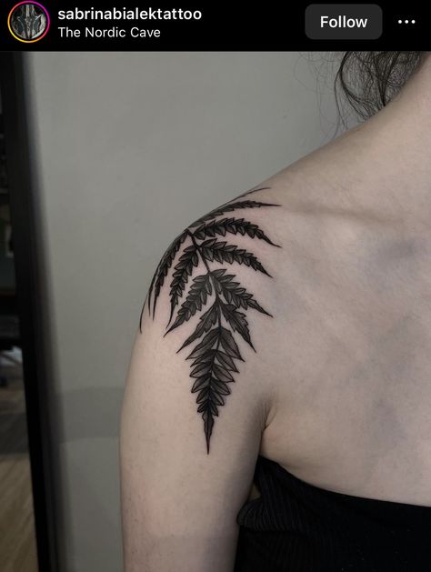 Neck Fern Tattoo, Fern Sleeve Tattoo, Fern Collar Bone Tattoo, Fern Chest Tattoo, Nz Tattoo Ideas, Tattoo Session, Fern Tattoo, Gorgeous Tattoos, Perfect Tattoo