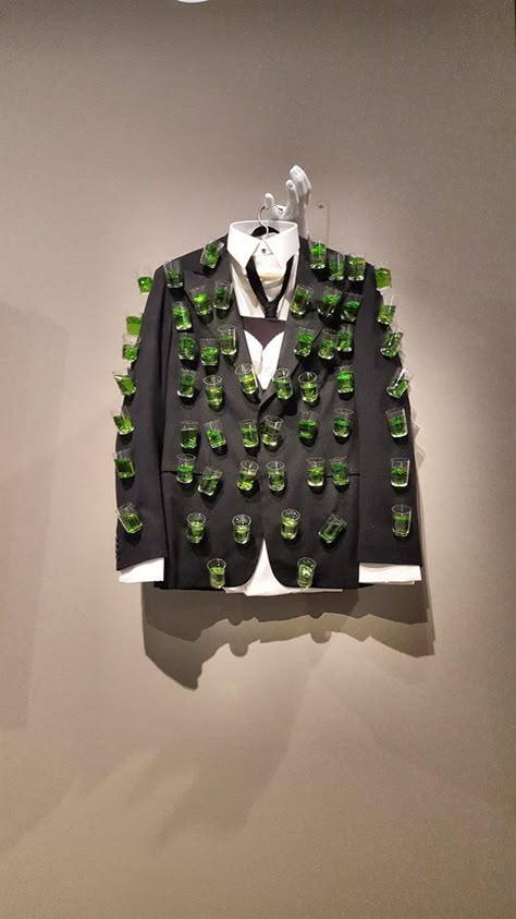 Salvador Dali's Aphrodisiac Dinner Jacket : mildlyinteresting Salvador Dali Fashion, Aphrodisiac Dinner, Dali Costume, Dali Museum Florida, Surrealist Party, Surreal Food, Salvador Dali Surrealism, Food For Events, Surrealist Ball