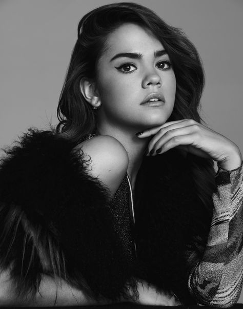 Portrait of Maia Mitchell wearing a feathered look. GORG <3 Raini Rodriguez, Laura Vandervoort, Maia Mitchell, Elsa Pataky, Olivia Holt, Disney Channel Stars, Alicia Vikander, Jennifer Morrison