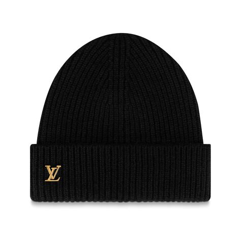 The ribbed lv spark beanie features a classic construction finished with a polished hardware accent. A turn-up brim enhances the casual aesthetic, while lv initials in gleaming hardware add a distinguished house detail. This pure cashmere piece is offered in a range of timeless colours for versatile wear. Prada Beanie, Louis Vuitton Beanie, Lv Hat, Ysl Clothes, Lv Beanie, Louis Vuitton Clothes, Vuitton Outfit, Louis Vuitton Hat, Gucci Outfits