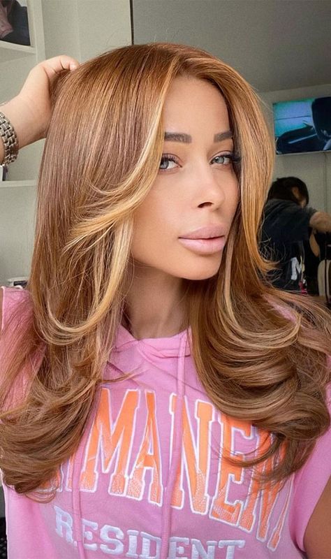 Maple Syrup Hair Color, Maple Hair Color, Butterfly Haircut 2022 Long, Butterfly Haircut 2022 Medium, Ginger Haircuts, Blonde 2024, Haircuts With Curtain Bangs, California Blonde, Haircuts Layered