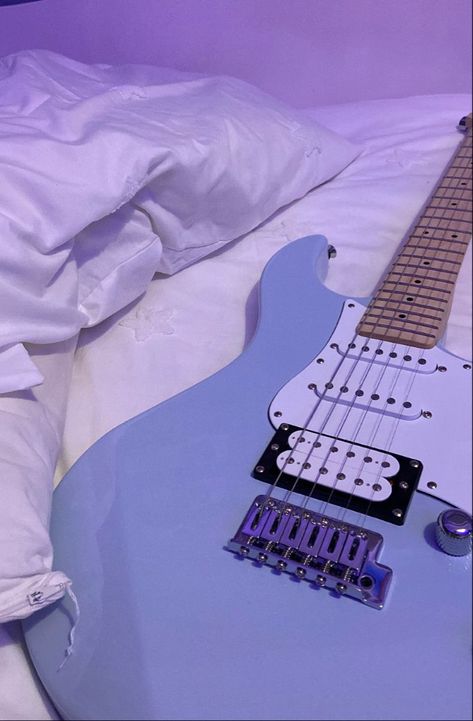 Light Blue Guitar Aesthetic, Electric Guitar Blue Aesthetic, Eletric Gutair Aesthetic, Blue Guitar Aesthetic, Light Blue Electric Guitar, Light Blue Guitar, Eletric Gutair, Gitar Vintage, Yamaha Pacifica