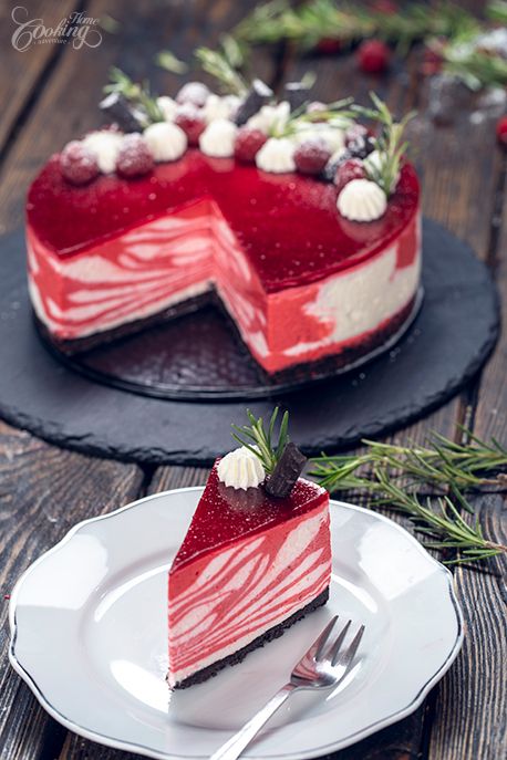 Almond Mousse, Yogurt Mousse Cake, Minuman Starbucks, Yogurt Mousse, Christmas Cake Recipe, Fancy Desserts Recipes, Raspberry Yogurt, Raspberry Desserts, Fruity Cake