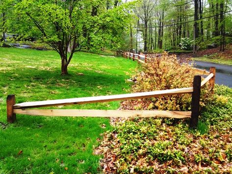 2-Rail Rustic Split Rail Fence Privacy Fence Landscaping, Front Yard Flowers, Split Rail Fence, Backyard Fence, Driveway Landscaping, Types Of Fences, Rail Fence, Backyard Privacy, Front Yard Fence