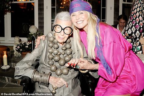 Iris Apfel dead at 102: Fashion icon and self-proclaimed 'geriatric starlet' passed at her home in Palm Beach, Florida | Daily Mail Online Christie Brinkley, Unique Faces, Palm Beach Florida, Fashion Portfolio, Chunky Bracelets, Fashion People, Fashion Icon, Beach Florida, The Age