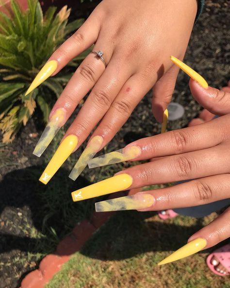 Yellow Nail, Drip Nails, Cute Acrylic Nail Designs, Exotic Nails, Long Acrylic Nails Coffin, Long Square Acrylic Nails, Nail Swag, Bling Acrylic Nails, Acrylic Nails Coffin Short