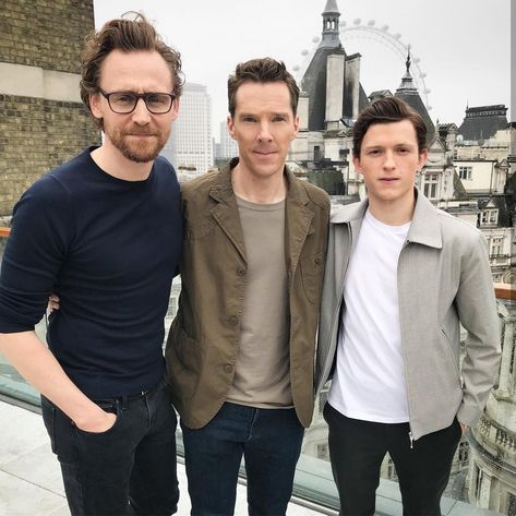 ☽ alice on Twitter: "this is the most british picture i've ever seen… " Tom Hiddleston Benedict Cumberbatch, Avengers Black Widow, Mrs Hudson, Tom Holland Spiderman, British Boys, Marvel Actors, Man Thing Marvel, British Actors, 인물 사진