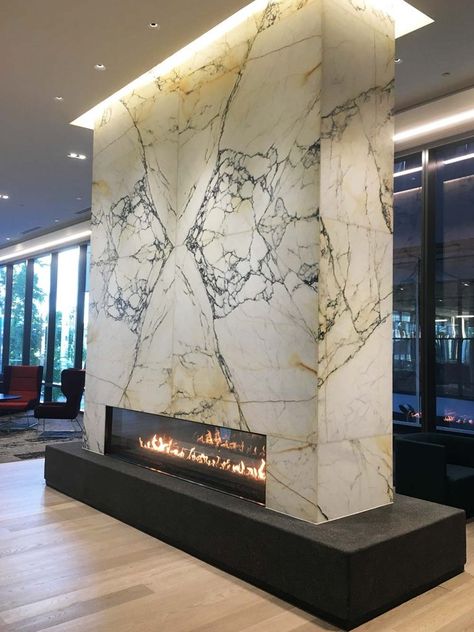 Beach Fireplace, Marble Interior Design, Wall Tiles Living Room, Fireplace Modern Design, Tv Fireplace, Granite Fireplace, Fireplace Seating, Marble Interior, Winter Gardens