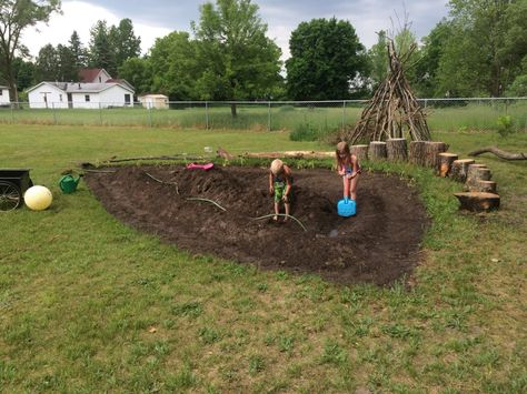 Mud Pit Backyard, Dirt Pile For Kids Outdoor Play, Dirt Pit For Kids Outdoor Play, Mud Pit Ideas Outdoor Play, Backyard Fun For Kids, Outdoor Preschool, Backyard Kids Party, Outdoor Kids Play Area, Backyard Kids