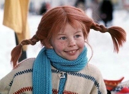 Pippi Longstocking, Photographie Portrait Inspiration, Film Inspiration, Dynamic Poses, Hair Reference, Body Poses, Blue Scarf, Pose Reference Photo, 인물 사진