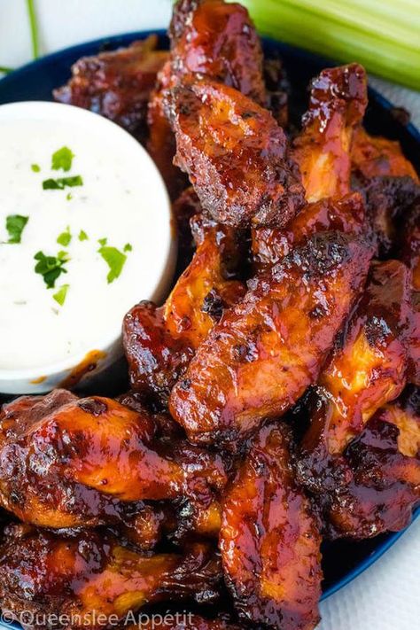 Honey BBQ Chicken Wings ~ Recipe | Queenslee Appétit Meat Bbq Recipes, Honey Bbq Chicken Wings, Bbq Chicken Wings Recipe, Honey Bbq Wings, Best Chicken Wing Recipe, Barbecue Chicken Wings, Wing Sauce Recipes, Chicken Wing Sauces, Honey Bbq Chicken