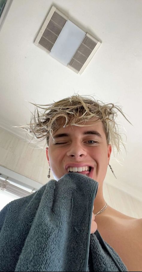 Gavin Mangus, Gavin Magnus Rares, Gavin Magnus, Surfer Hair, Rockstar Energy, Crush Pics, Cute Guy Pics, Blonde Hair, Celebrity Crush