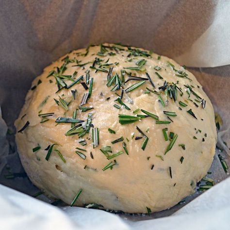 Rosemary Olive Oil Bread (Instant pot - Made and knead dough. Let rise on the yogurt setting. Cover in foil and let steam for 20 minutes on manual setting. Add some salt and olive oil and broil in oven for color and crunch. Dip in olive oil and spices.) Pot Bread, Rosemary Olive Oil, Crock Pot Bread, Rosemary Bread, Crock Pot Slow Cooker, Think Food, Crock Pot Cooking, Dinner Rolls, Bread Dough