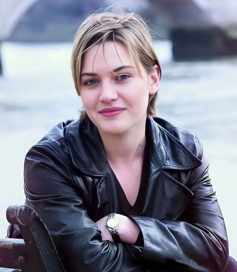 Kate Winslet 90s, Kate Winslate, Titanic 1997, Hollywood Beauty, Hollywood Heroines, Gals Photos, Hot Blouse, Face Photography, Celebrity Beauty