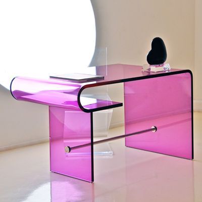 Lucite Desk, Acrylic Furniture, Glass Desk, Showroom Design, Acrylic Designs, Funky Furniture, Furniture Finishes, Art Furniture, Interior Inspo