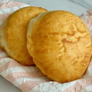 Sweet Guyanese Style Bakes - Metemgee Guyanese Bake Recipe, Chicken Chowmein Recipe, Guyana Food, Steamed Dumpling, Caribbean Dishes, Guyanese Recipes, Trinidad Recipes, Johnny Cake, Steamed Dumplings