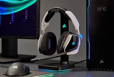 Dedicated: The Best Gaming Headsets Best Gaming Headset, Gaming Desk Setup, Best Gaming Setup, Cool Tech Gadgets Electronics, Wireless Gaming Headset, Gaming Tech, Gadgets Technology Awesome, Gaming Room Setup, Gaming Headphones