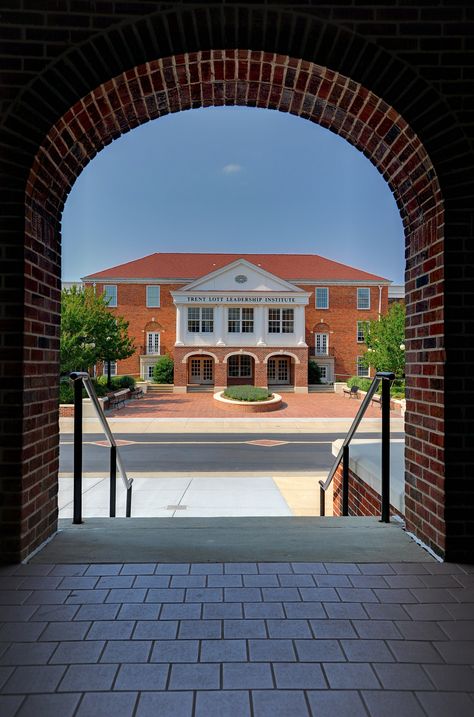 Trent Lott Collage Campus, Ole Miss Campus, Hotty Toddy, Ole Miss, College Student, College Students, Most Beautiful, Career, University