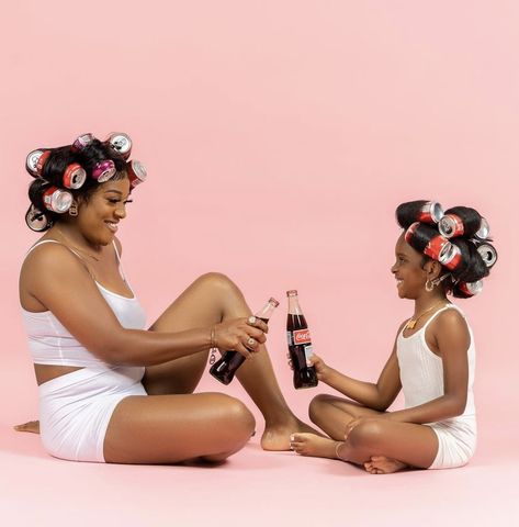 Aunt Niece Pictures, Mommy Daughter Photography, Mommy Daughter Photoshoot, Mommy Photos, Mommy Daughter Photos, Mommy And Baby Pictures, Mommy Daughter Outfits, Beautiful Photoshoot Ideas, Sisters Photoshoot