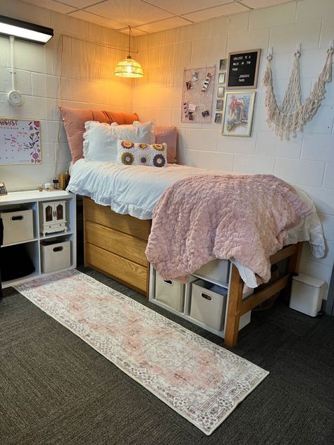 college dorm room ideas  aesthetic  boho college dorm room ideas minimalist boho  college dorm room inspo boho small dorm room inspo  aesthetic small dorm room inspo  cozy small bedroom inspo dorm room Mediterranean Dorm Room Ideas, Clean Aesthetic Dorm Room, Door Room Ideas College, Room Ideas Aesthetic Boho, Dorm Room Inspo Aesthetic, Dorm Essentials List, Lsu Dorm, College Dorm Room Ideas Aesthetic, Fsu Dorm