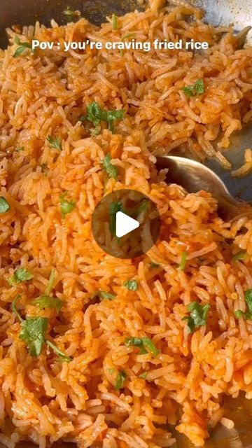 Yummyfoods🍲🍜🍝🥗👩‍🍳 on Instagram: "・・・ Chilli garlic fried rice♥️ Ingredients - Garlic cloves - 8-10 Salt to taste  Kashmiri red chilli powder - 3tsp Oil - 1-2tbsp Leftover rice - 1cup Garnish with coriander  . . . . #reels #reelsinstagram #friedrice #garlicrice #trendingreels #leftover #rice #easyrecipes #foodreels#explorepage #friedricerecipe #immunitybooster" Chilli Garlic Fried Rice, Garlic Fried Rice, Garlic Rice, Red Chilli Powder, Leftover Rice, Rice Ingredients, Garlic Fries, Fried Rice Recipe, Red Chilli