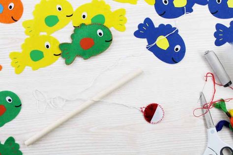 Diy Fishing Game, Magnetic Fishing Game, Diy Fishing, Country Chic Cottage, Fishing Game, Cricut Machine, Cricut Crafts, Fishing, Cricut