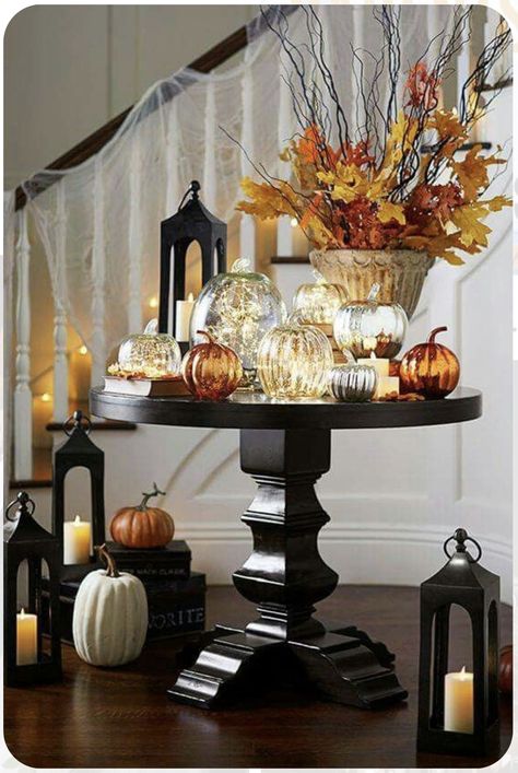 Thanksgiving Kitchen Decor, Round Entry Table, Fall Entryway Decor, Classy Decorations, Thanksgiving Kitchen, Fall Entryway, Easy Fall Crafts, Fall Door Decorations, Modern Fall