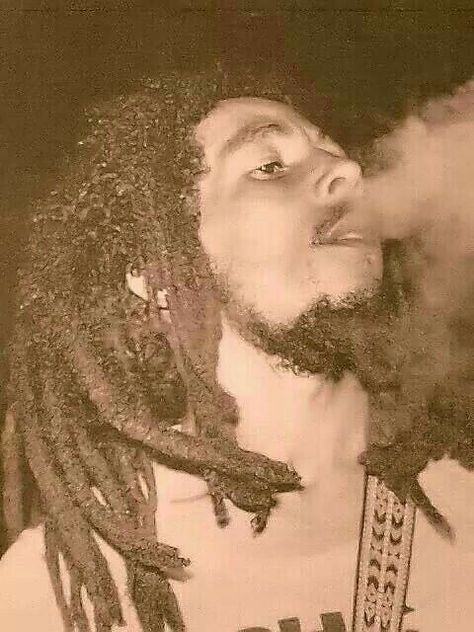 Image Bob Marley, Bob Marley Legend, Marley Family, Rastafarian Culture, Bob Marley Pictures, Damian Marley, Jah Rastafari, Reggae Bob Marley, Bob Marley Art