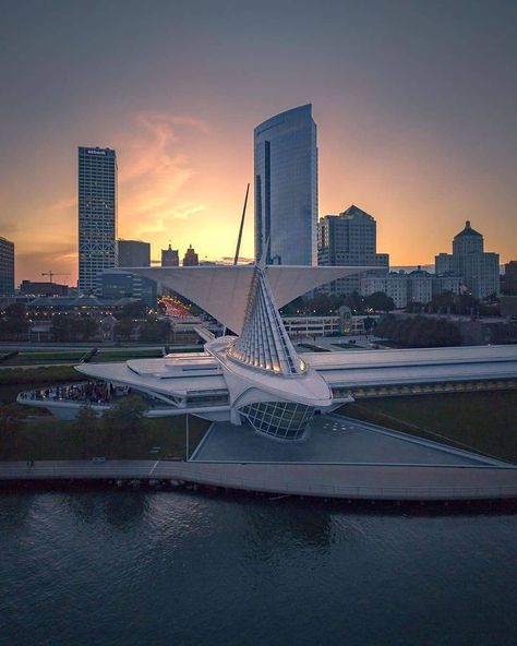 Follow @nuelarchitect for more updates.  Milwaukee Art Museum is designed By Santiago Calatrava | Photo by @natevomhof 📸 ...… Milwaukee Art, Milwaukee Art Museum, Santiago Calatrava, California Real Estate, American Architecture, Real Estate Sales, Trending News, Luxury Real Estate, Milwaukee