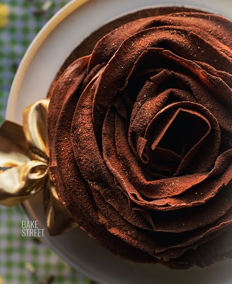 Edible Gold Glitter, Chocolate Roses, Crepe Cake, Dessert Shop, Rose Cake, Chocolate Tart, Spice Recipes, Culinary Skills, Unsweetened Cocoa