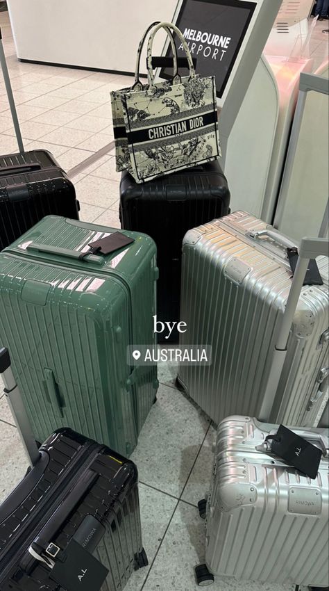 Melbourne Airport, Airport Aesthetic, Cute Luggage, Travel Picture Ideas, Airport Fits, Under The Skin, Airport Travel, Luxury Lifestyle Dreams, Neue Outfits