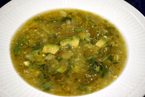 Picture of How To Make Salsa Verde With Avocado Green Salsa With Avocado, Salsa With Avocado, Ranch Garden, Make Salsa, Dip Ideas, Avocado Salsa Recipe, Salmon With Avocado Salsa, Mango Avocado Salsa, Dry Rubs