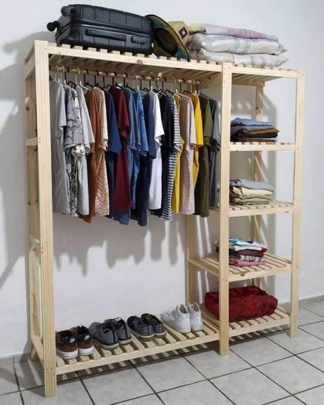 Pallets Wardrobe Ideas, Wardrop Ideas, Wood Closet Ideas, Simple Closet Ideas, Pallet Wardrobe, Closets Ideas, Pallet Closet, Wood Closet, Diy Clothes Rack