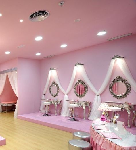 Decor Nail Salon, Barbie Room Decor, Decor Beauty Salon, Kids Hair Salon, Girl Salon, Kids Salon, Spa Girl, Esthetician Room Decor, Nail Salon And Spa