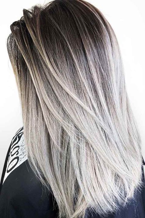 Dark Ash Brown And Cool Dirty Blonde Hair #brunette #blondehair #ombre Cabelo Ombre Hair, Silver Ombre Hair, Platinum Blonde Balayage, Brunette Ombre, New Hair Look, Grey Highlights, Brown Ombre Hair, Ombre Hair Blonde, Kadeřnické Trendy