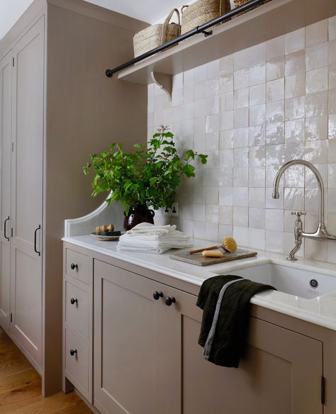 CHRISTIAN BENSE | A plaster toned utility room from our Knightsbridge project. Cabinetry by @blakesldn tiles by @mosaic.factory. . . 📸 : @alexanderjamesphoto | Instagram Boot Room Utility, Boot Room, Laundry Mud Room, Utility Rooms, Utility Room, Stone Countertops, Counter Top, Interior Design Studio, Laundry Room